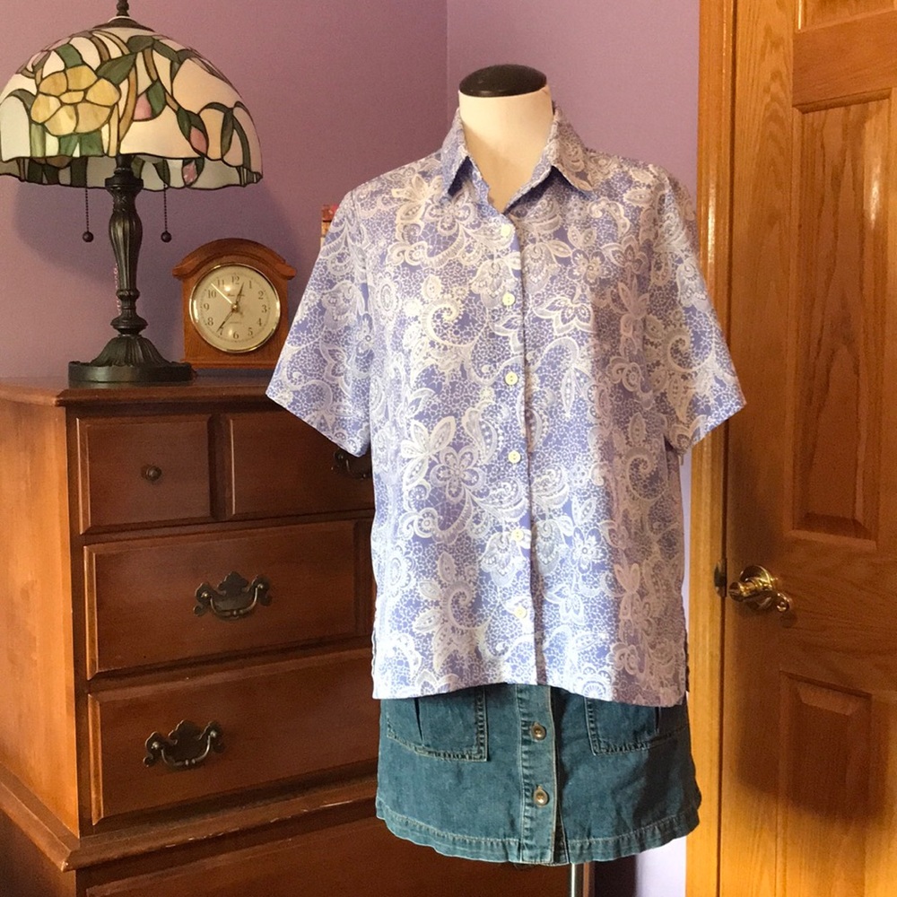 BON WORTH 🌟 Vintage Printed Blouse, Lilac Periwinkle color, lightweight